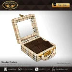 جعبه ساعت 6 خونه سوپرلاکچری درب دار بالشتک لوکس چرم رنگ کرم مدل : TW-2484